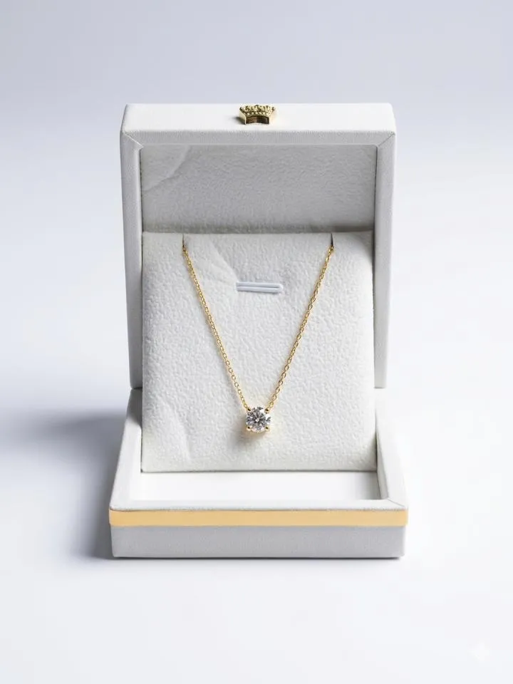 Collier Classique avec Pendentif Zircon Brillant